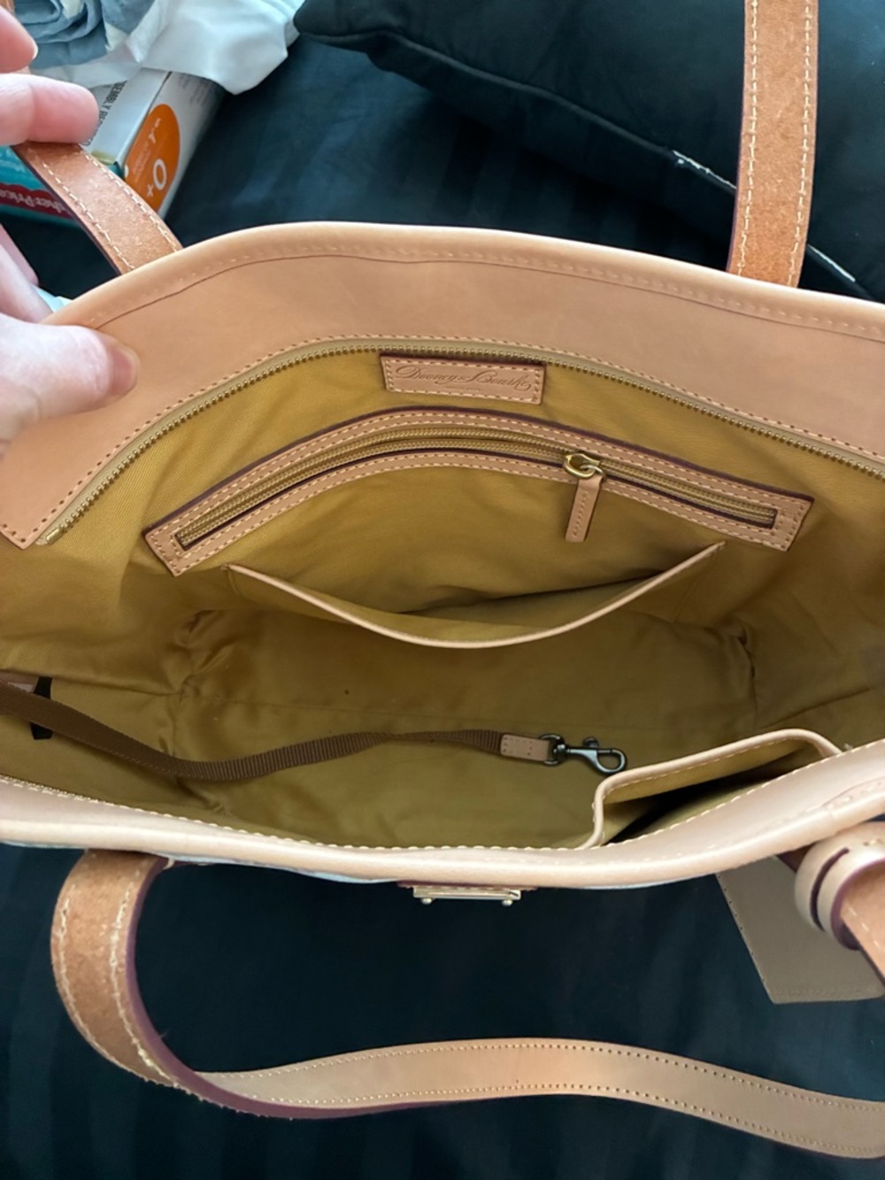 Dooney & Bourke for Biltmore - Cream Multicolor Signature Tote with Tan Trim - Picture 2 of 5